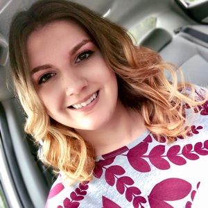 Meet your Posher, Dayna